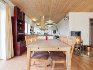 Apartment Ettie - 6km from the sea by Interhome