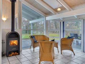 Holiday Home Rik - 350m from the sea by Interhome