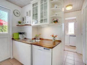 Holiday Home Eweline - 75m from the sea by Interhome