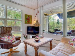 Holiday Home Eweline - 75m from the sea by Interhome