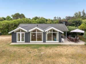 Holiday Home Carmen - 25m from the sea by Interhome