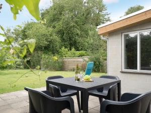 Holiday Home Feikje - 5-5km from the sea by Interhome