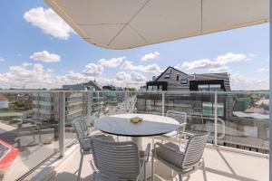 Coastal Getaway - Free Parking & Balcony - Baldus - 200m from beach