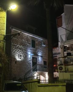 Stone Garden Escape with jacuzzi