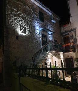 Stone Garden Escape with jacuzzi