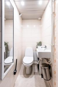 Home cinema - 2-bed, 2-bath - Free Private Parking