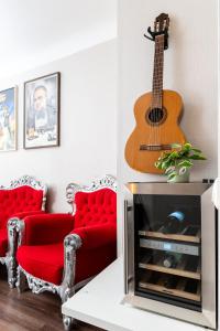 Home cinema - 2-bed, 2-bath - Free Private Parking