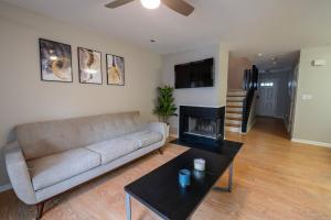 Laid in Luxury 2BR Garage CLT