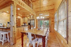 Kingfisher Cove Cabin 19