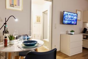 2 stylische separate Apartments mit zwei privaten Stellplätzen für bis zu 8 Personen und stadtnah