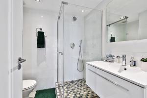 Elegant Urban Retreat at Devonshire