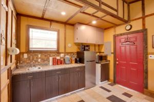 Aston Harbor Cabin, Walk to Lake Lafayette