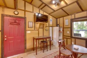 Aston Harbor Cabin, Walk to Lake Lafayette