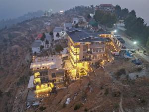 The Uptown Kingdom Luxury Homestay Near By Mukteshwar Temple
