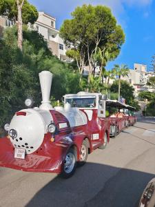 Luxury apartment with sea view and private pool at Santa Barbara Heights