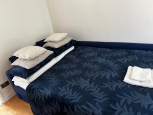 The Cherry Hill Studio - Kitchenette, bathroom, parking and lovely garden