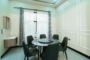 Adizo house - close to beach with AC, Washingmachine and Wifi