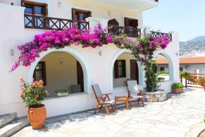 Pleoussa Studio and Apartments Skopelos Greece