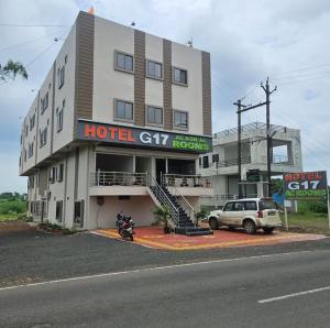 Hotel G17 and Restaurant