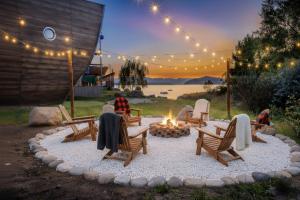Unique Boat Shaped House at Lakefront #instaWORTH