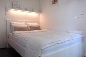 White Zagreb Apartment