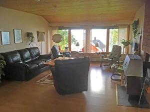 VGO715-Hova-Hulan-Strandvaegen-9