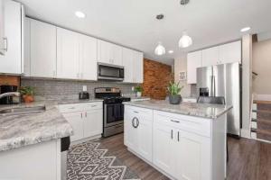 Sophisticated Boho Condo Walkable Columbus