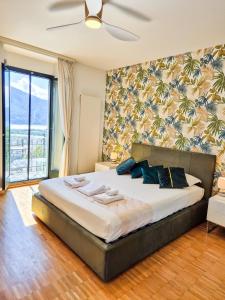 Romantic Lake View Apartment with Balcony and Parking in Orselina Locarno