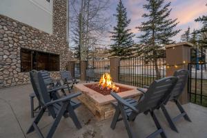 Studio at Grand Lodge Hot Tub Pool Pet Friendly