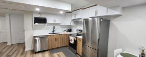 1 BR suite near WEM, with fast WiFi and parking