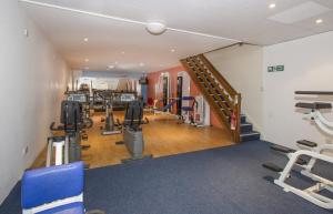 BURLINGTON LUXURY APARTMENT- SLEEPS 6- SUPER FAST WiFi- PRIVATE PARKING SPACE- FLAT SCREEN SMART TV- FREE ONSITE GYM- 1 MIN DRIVE TO BOSCOMBE PIER- GREAT LOCATION!