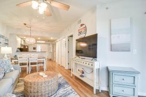 Ocean View Top-Floor Sunset Vistas Condo!