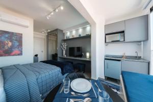 Hub912 · Elegant studio | Pool, Sauna, Gym | Metro, Airport