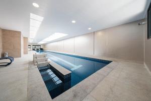 Hub912 · Elegant studio | Pool, Sauna, Gym | Metro, Airport