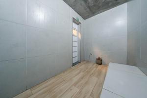 Hub912 · Elegant studio | Pool, Sauna, Gym | Metro, Airport