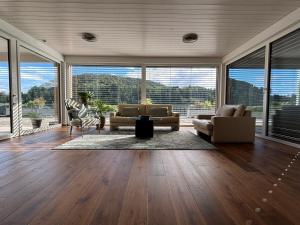 Boutique Penthouse Terrace Apartment in JuraParc