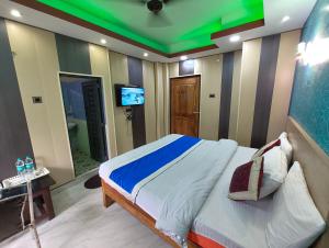 Hotel SVR Residency Sea View Puri - Known as Puri Inn - Near Light House Sea Beach - Swargadwar Golden Beach -Bengali Market- Lift - Parking - Best Premium Hotel in Puri