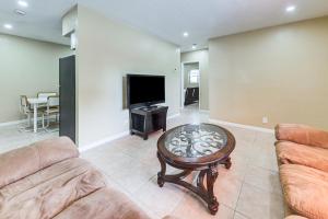 3 Mi to Dania Beach Pier Convenient Apartment!