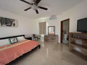 Real Marina Blue 102B - Santa Cruz