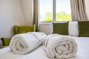 Spacious apartment sleeps 6 - Uni, sports, trades