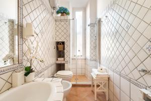 Elegant beachfront house in the heart of Ostia