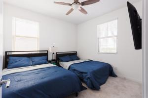 Modern Desert Home-Great for families & groups, near golf, hiking, and city fun, Private in-law suite with own entrance also available separately