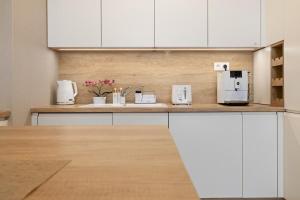 Golden Sunflower Apartment