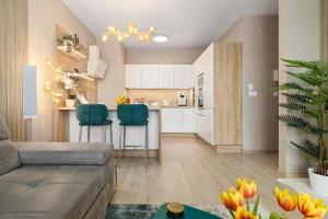 Golden Sunflower Apartment