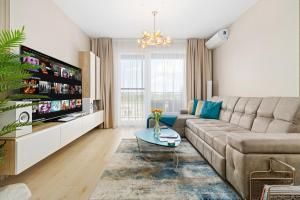 Golden Sunflower Apartment