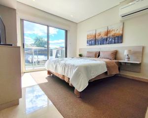 Brand new and cozy loft minutes from the Airport