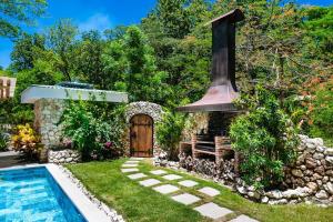 Buendía Lux Mango Suite Stylish Retreat with Pool Near Beach