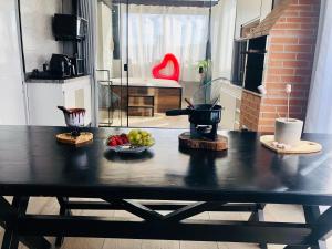 Uai House com jacuzzi, teto rooftop retrátil e colchão massageador