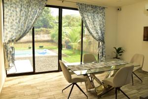 Catch a Wave Beach House 5 Min to Shore