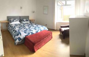 Chalet Bungalow, 4 Bedrooms, parking,Wifi